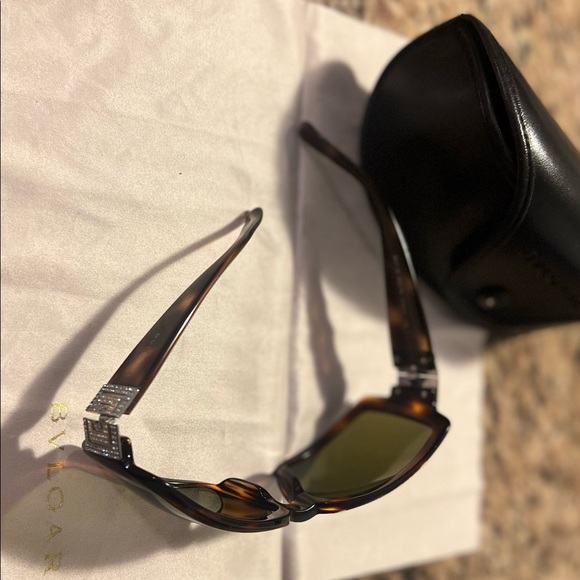 BVLGARI limited edition sunglasses in mint mint condition - Picture 7 of 7